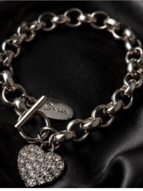 Vintage Guess Silver-Tone Rhinestone Heart Charm Chunky Bracelet Toggle Clasp